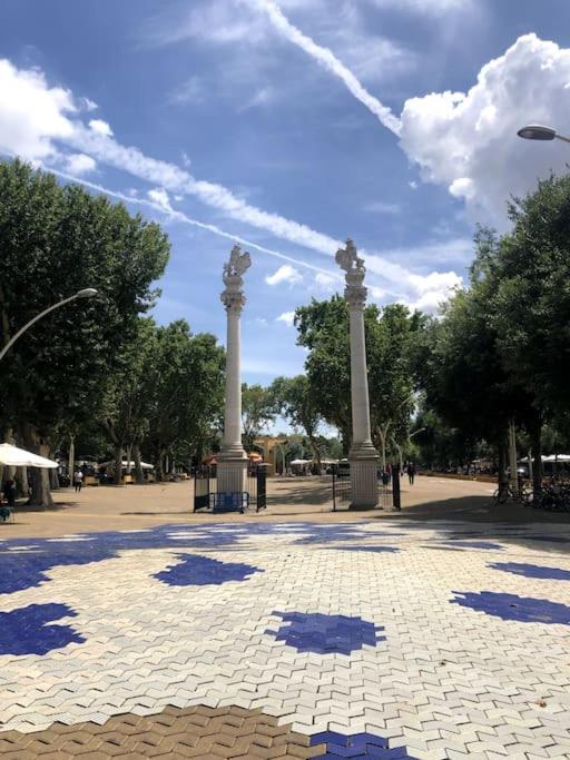 En Patio Sevillano Alameda-Isla Magica Екстериор снимка
